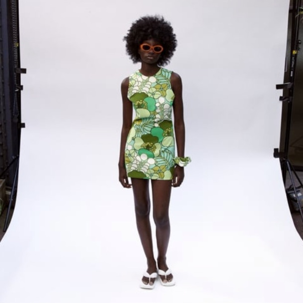 NWOT Zara Green Floral Shift Dress & matching Scrunchie